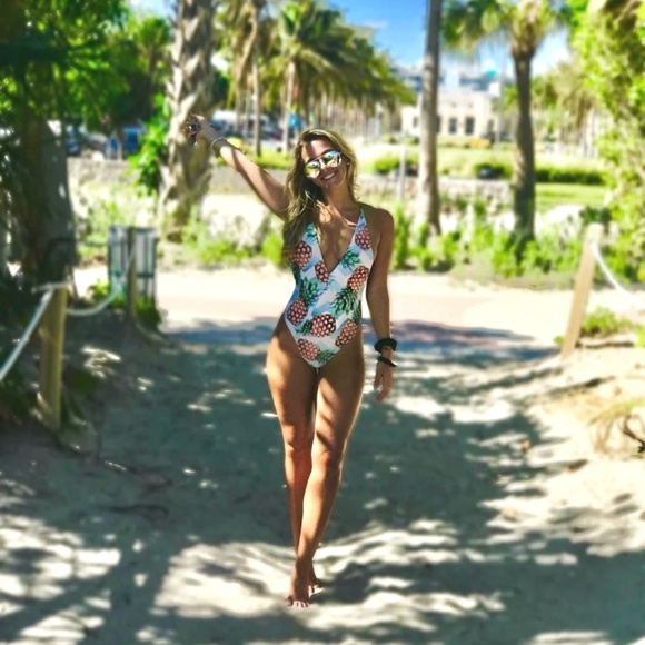 🍍LAST ONE! Only Large left! 🍍 - Picture 6 of 7